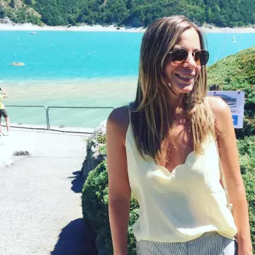 kissmenastily image 0